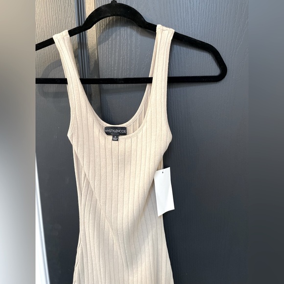 Tan Ribbed Body Con Dress. Size Small - Picture 3 of 5